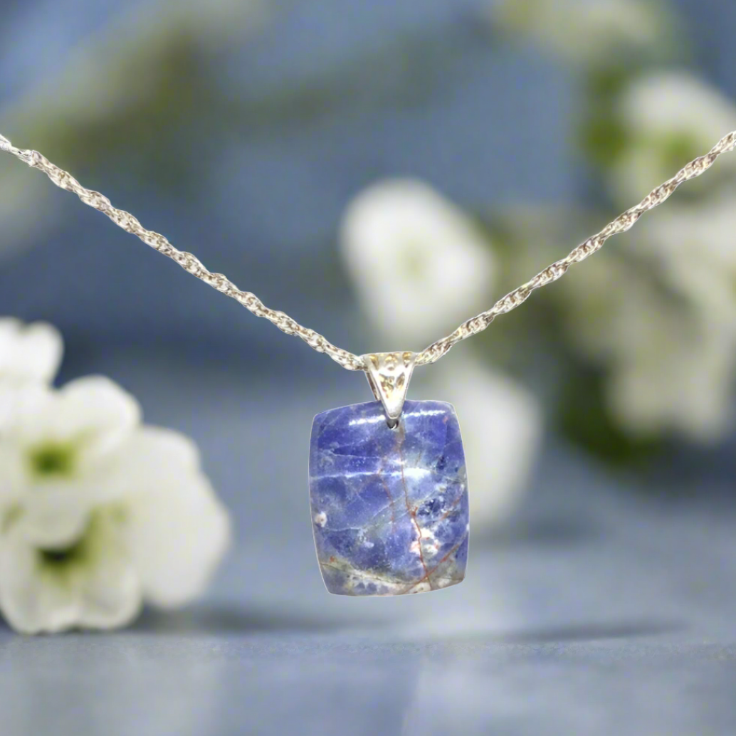fluorescent-sodalite-pendant-sterling-silver-free-chain-canada