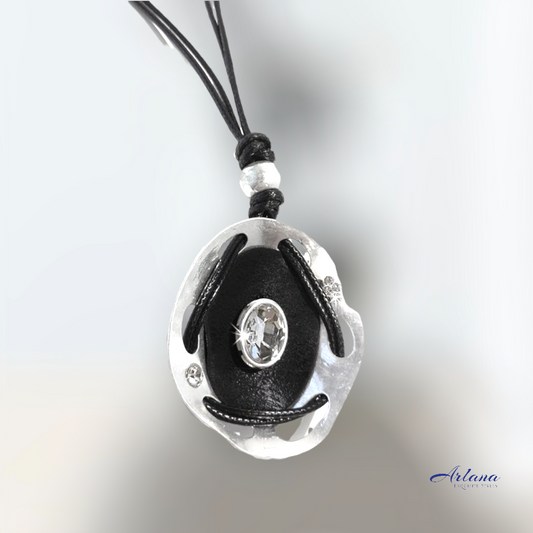leather_crystal_fashion_necklace
